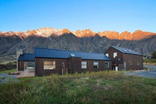 Luxury 5bdr Lodge - Ski, Golf & Relax In Style