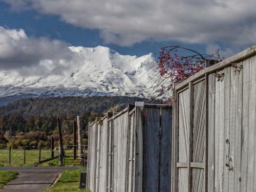 Snowdrop Cottage - Ohakune Holiday Home
