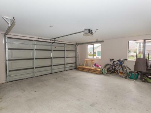 Modern Family Haven - Cromwell Holiday Home