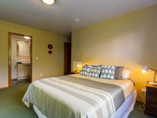 Aurum Retreat - Cromwell Holiday Home