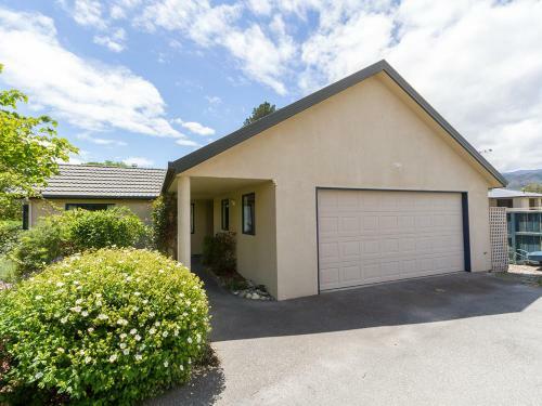 Aurum Retreat - Cromwell Holiday Home