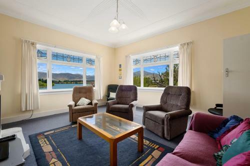Kawarau Bach Views - Cromwell Holiday Home