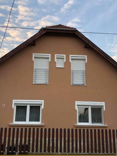 Krist�ly Apartmanh�z