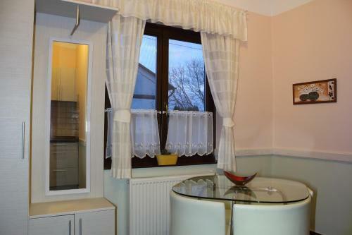 Nyirfa Apartmanh�z