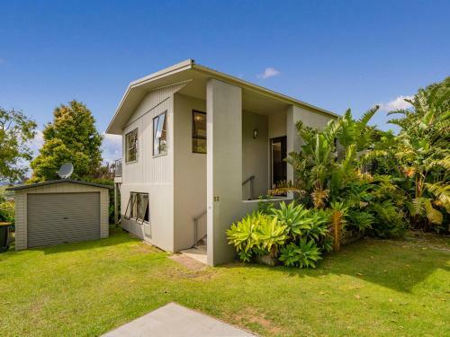 At Cathedral Cove - Hahei Holiday Home