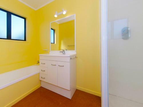 Rosemary Cottage - Hahei Holiday Home