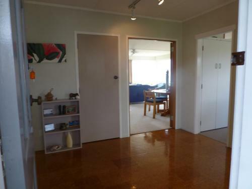 Kawau Views - Matakana Holiday Home