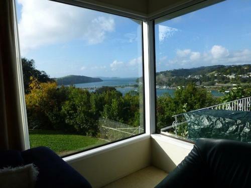 Kawau Views - Matakana Holiday Home