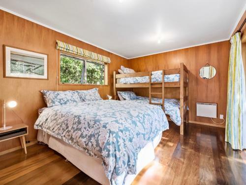 Tarawera Lakefront - Lake Tarawera Holiday Home