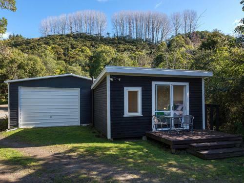 Tarawera Lakefront - Lake Tarawera Holiday Home