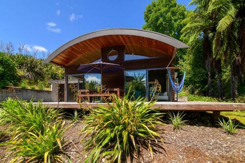 Flaxwater Bach - Lake Tarawera Holiday Home