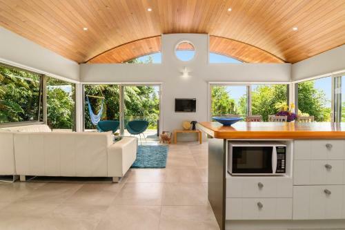 Flaxwater Bach - Lake Tarawera Holiday Home