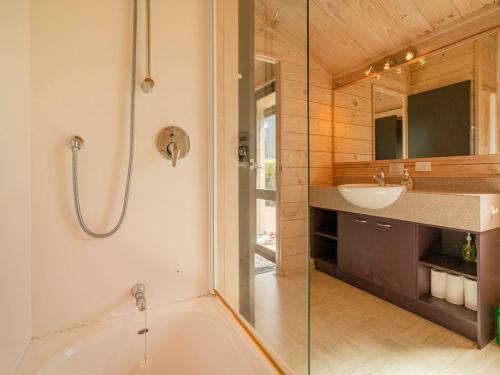 Bryley - Cooks Beach Holiday Home