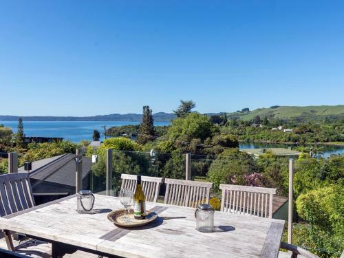 Tranquil Tarawera - Lake Tarawera Holiday Home