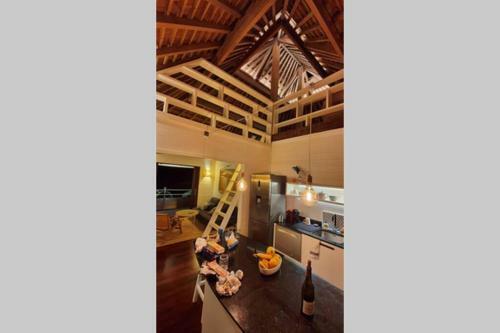 Luxurious Tropical Moorea Villa