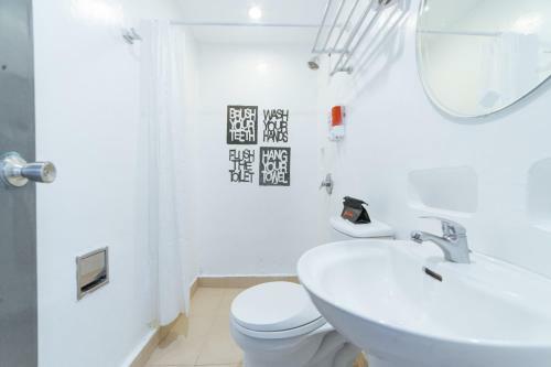 Hotel Reddoorz Plus @ Altaroca Antipolo