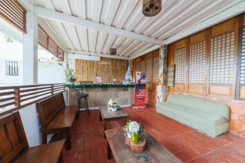 Hotel Reddoorz Plus @ Altaroca Antipolo
