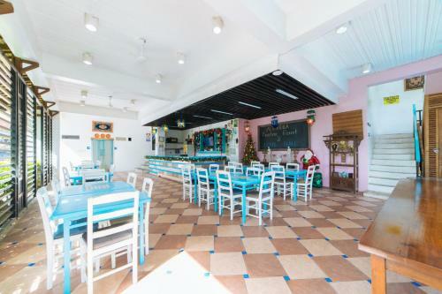 Hotel Reddoorz Plus @ Altaroca Antipolo