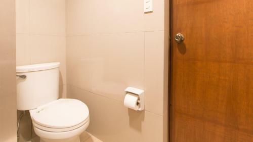 Hotel Reddoorz Plus @ Diola Villamonte Bacolod