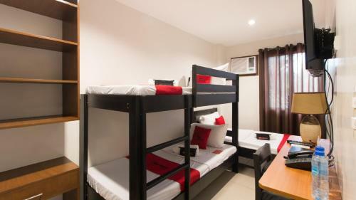 Hotel Reddoorz Plus @ Diola Villamonte Bacolod