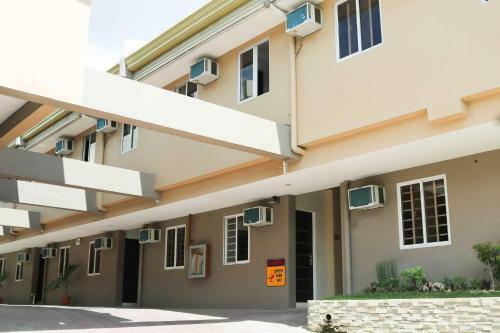 Hotel Reddoorz Plus @ Hernan Cortes Cebu