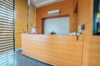 Hotel Reddoorz Plus @ Roxas Street Davao