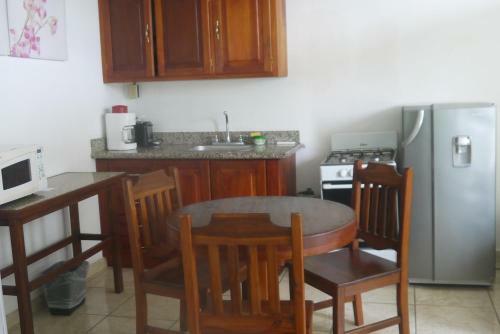 Hotel Fosters West Bay Resort