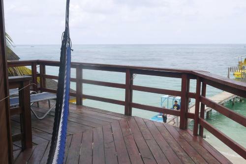 Hotel Fosters West Bay Resort
