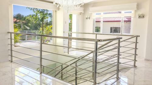 Luxury 4-bedroom Villa In Mactan Cebu