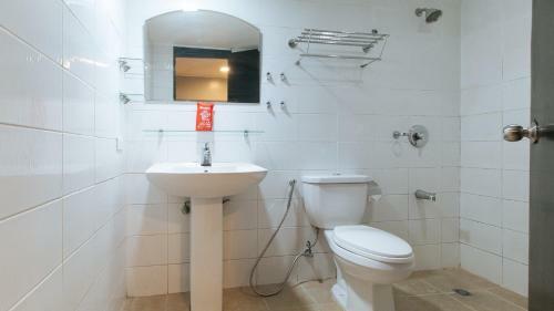 Hotel Reddoorz @ Kassel Para�aque