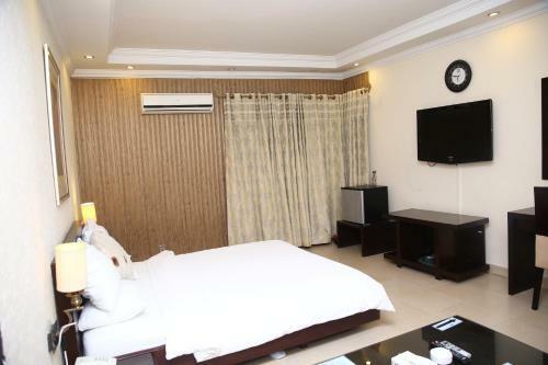 Hostal Safari Club 3 Bahria Town