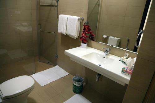 Hostal Butterfly Guest House Phase 7 Bahria Town