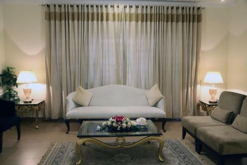 Hostal Butterfly Guest House Phase 7 Bahria Town