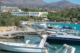 Ormos Crystal Hotel