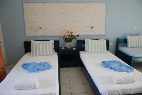 Kavos Psarou Studios & Apartments