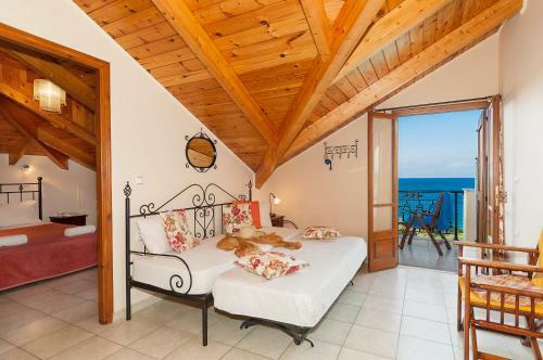 Kavos Psarou Studios & Apartments