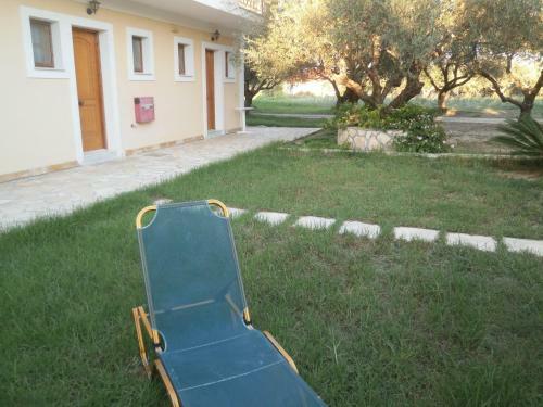 Kavos Psarou Studios & Apartments