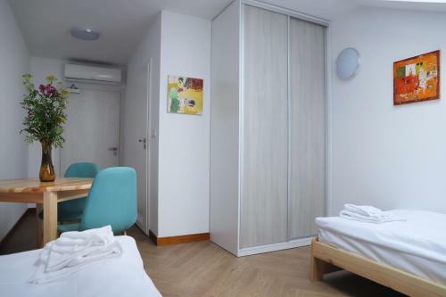Apartamento Artrooms Pokoje Go?cinne