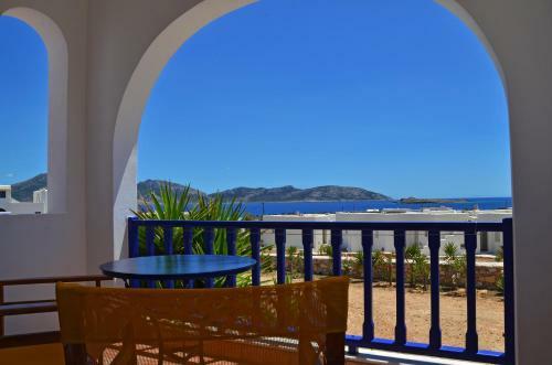 Hostal Petros Rooms