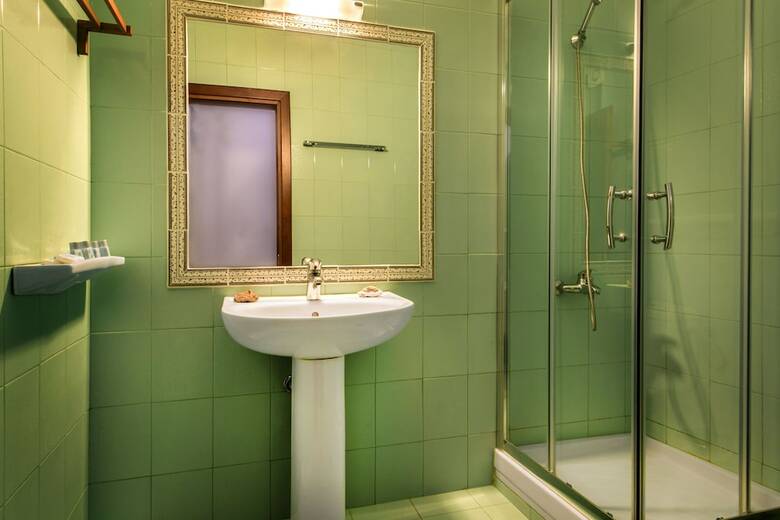 Leandros Hotel