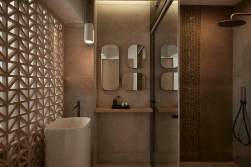Mykonos Kosmoplaz Beach Resort Hotel