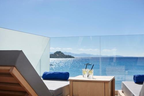 Mykonos Kosmoplaz Beach Resort Hotel