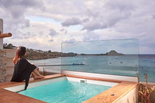 Mykonos Kosmoplaz Beach Resort Hotel