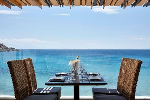 Mykonos Kosmoplaz Beach Resort Hotel