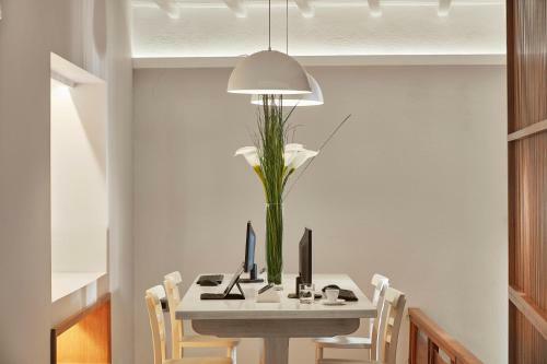 Mykonos Kosmoplaz Beach Resort Hotel
