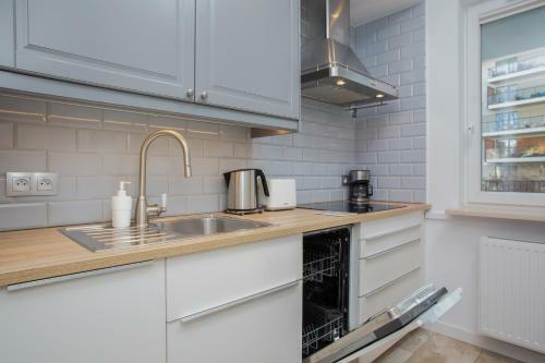 Apartment Warsaw ?oliborz By Renters