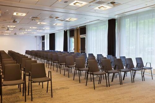 Hotel Best Western Charles De Gaulle Airport
