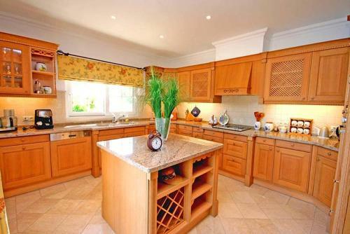 Ferrarias Villa Sleeps 12 Pool Air Con Wifi