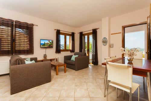Villa Akros And Suites