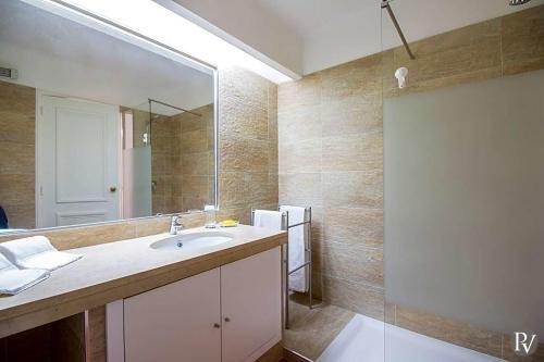 Vilamoura Apartment Sleeps 4 With Pool And Wifi